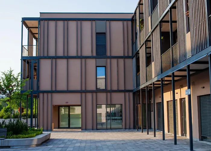 アパート The Nest Centre ブレッド