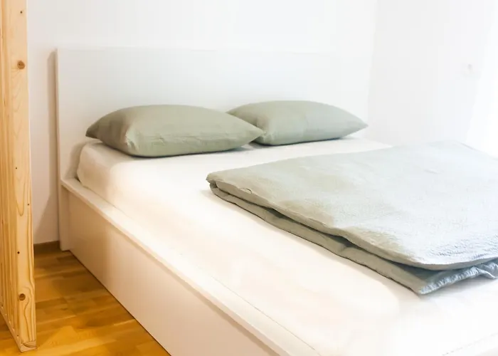 アパート The Nest Centre ブレッド